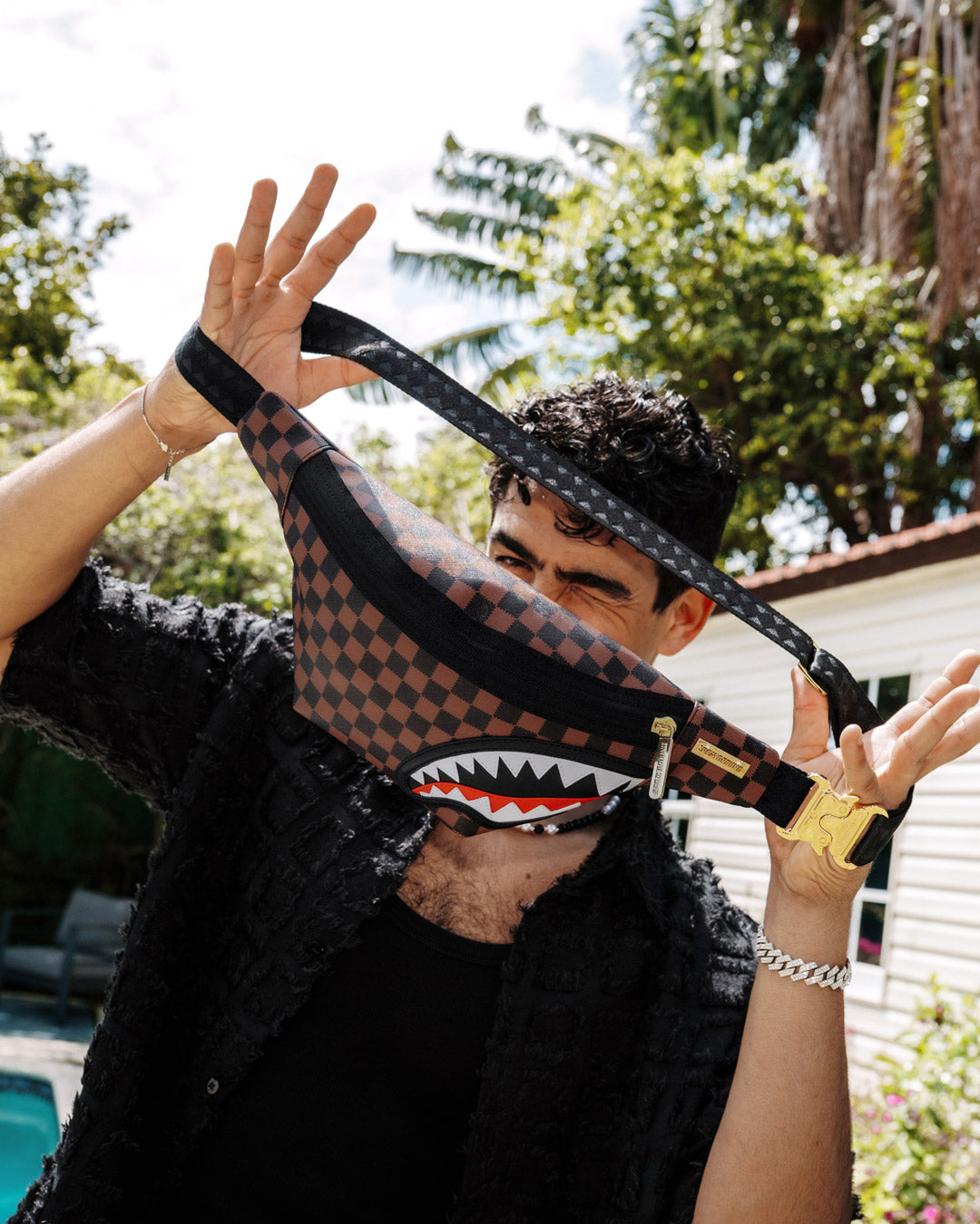 SAWTOOTH SHARKS IN PARIS SAVVY CROSSBODY