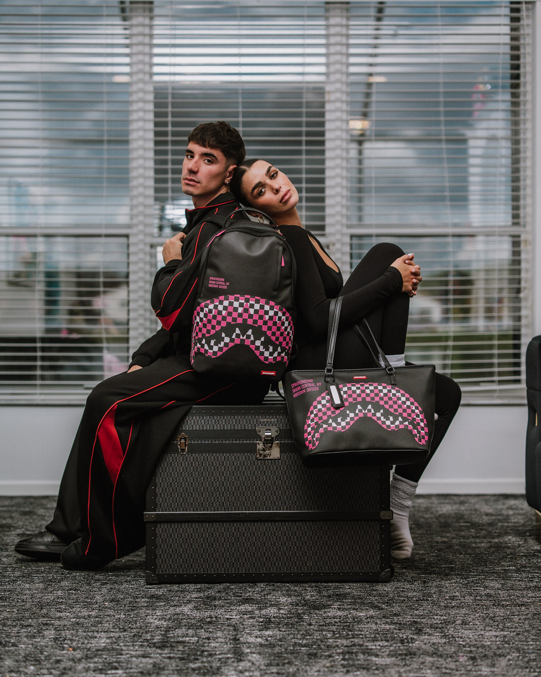 SHARK CENTRAL MIDTOWN TOTE