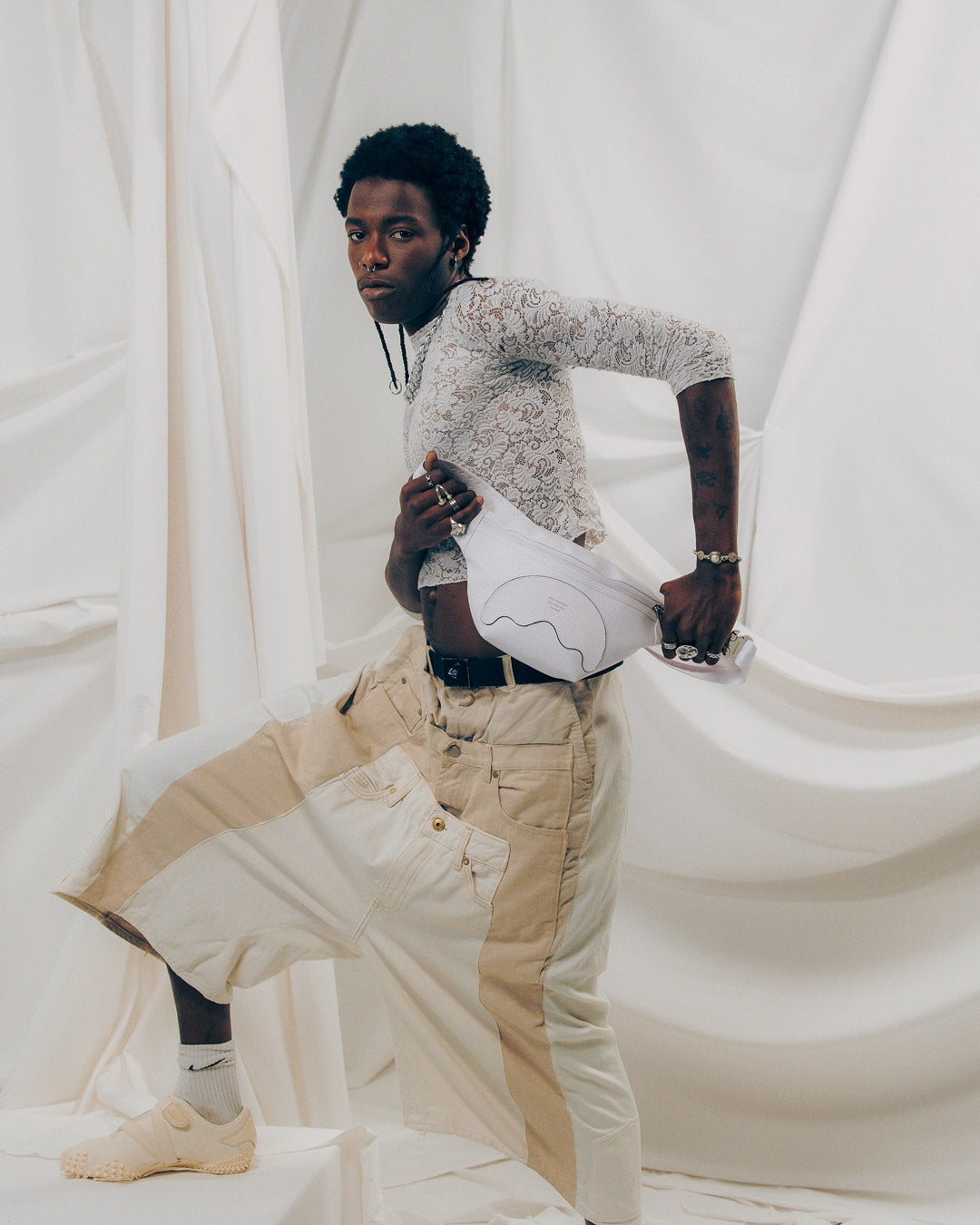 THE HEADQUARTERS - REFLECTION SAVVY CROSSBODY